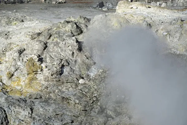 Forró Vulkáni Gőz Folyó Felett Kemencékben — Stock Fotó