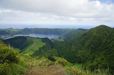 Azerbaycan Adası Sao Miguel 'in yeşil manzarası