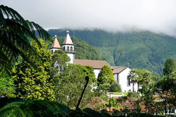 Igreja Floresta Verde Profunda Furnas — Fotografia de Stock