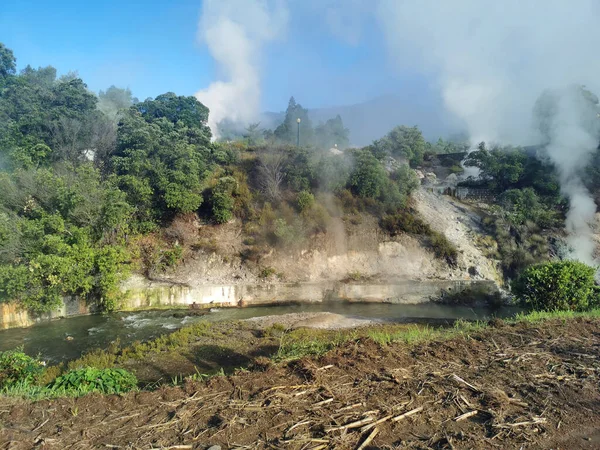 Heißer Vulkanischer Dampf Über Dem Fluss Öfen — Stockfoto