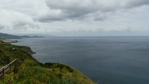 Szorstkie Dzikie Wybrzeże Azorów Wyspa Sao Miguel — Wideo stockowe