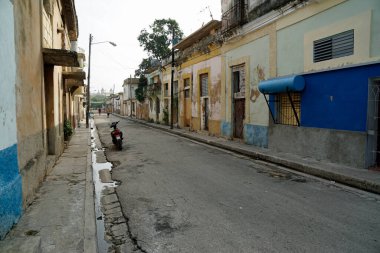 Küba 'daki matanzaların sokaklarında yıkık dökük evler