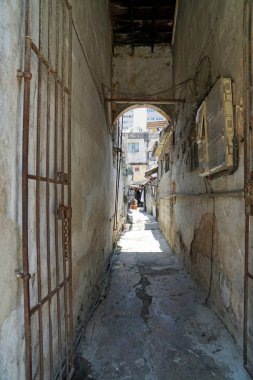 Havana 'da renkli yıkık dökük evler