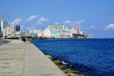 Malecon 'daki havana manzaralı gökyüzü.