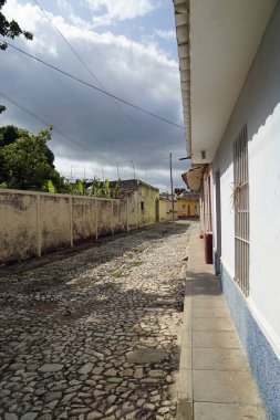 Küba 'da Trinidad sokaklarında renkli evler