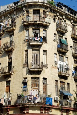 Havana 'da renkli yıkık dökük evler