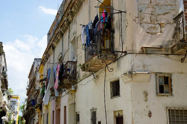 Colorido Executado Casas Havana — Fotografia de Stock