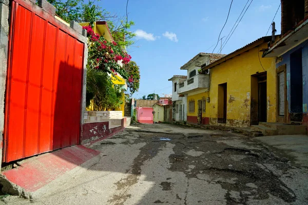 Πολύχρωμα Σπίτια Στους Δρόμους Της Trinidad Στην Κούβα — Φωτογραφία Αρχείου