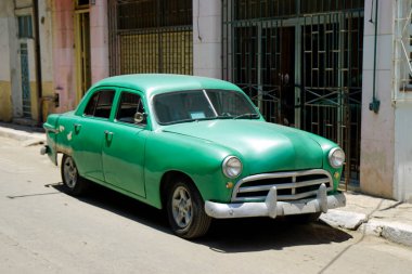 Havana, Küba sokaklarında eski bir araba