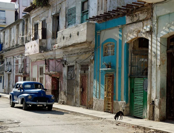 Παλιό Αυτοκίνητο Στους Δρόμους Της Χαβάνα Κούβα — Φωτογραφία Αρχείου
