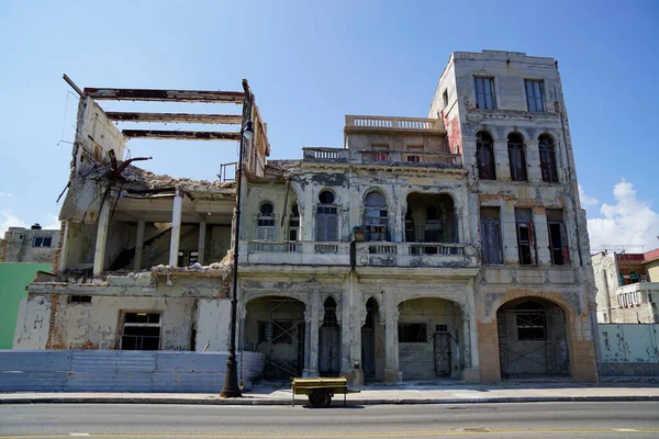 Havana 'daki meşhur Malecon Bulvarı.