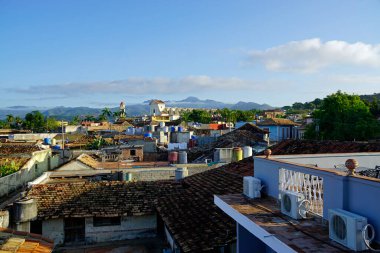 Küba 'da Trinidad sokaklarında renkli evler
