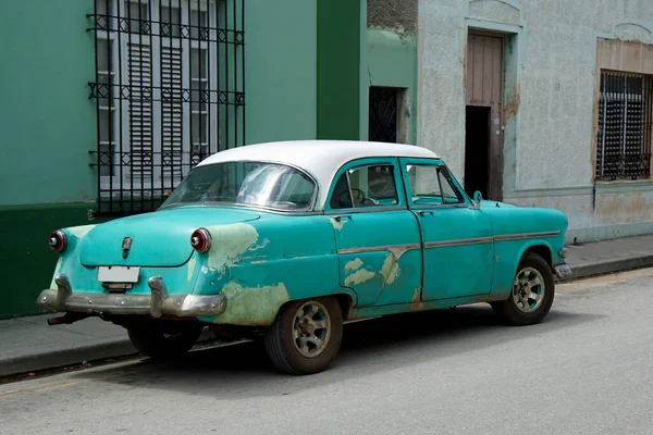 Cardenas Sokaklarında Eski Bir Araba Kuba — Stok fotoğraf