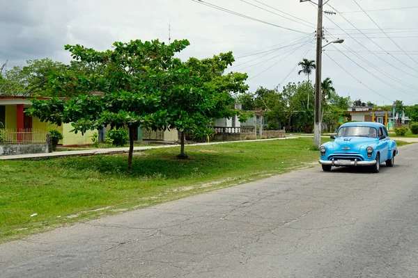 Vieille Voiture Classique Cuba Dans Environnement Rural — Photo