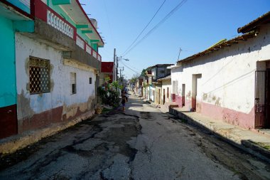 Trinidad, Küba, Mayıs 2022: Şehrin merkezindeki hareketli sokaklar