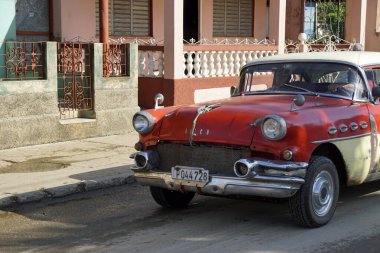 Limonar, Küba, Mayıs 2022: Küçük köydeki klasik eski araba