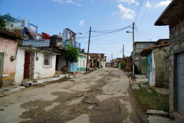 Trinidad, Küba, Mayıs 2022: Şehrin merkezindeki hareketli sokaklar