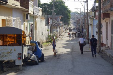 Trinidad, Küba, Mayıs 2022: Şehrin merkezindeki hareketli sokaklar