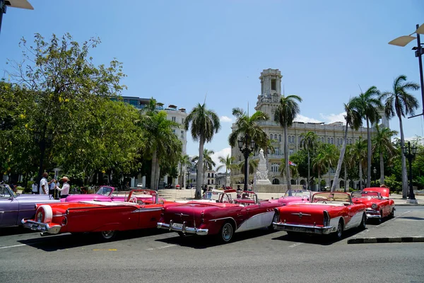 Hvana Cuba Circa April 2022 Classic Cars Havanas Central Square — Stock Photo, Image