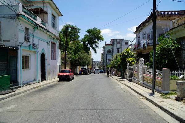 古巴哈瓦那 约2022年5月 周末Havana Vieja的热闹街道 — 图库照片