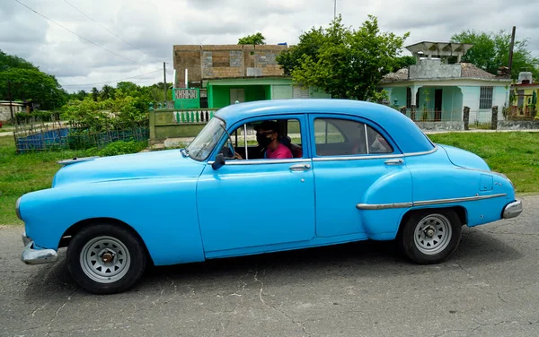 2022年5月左右 古巴Limonar 小村子里的旧车 — 图库照片