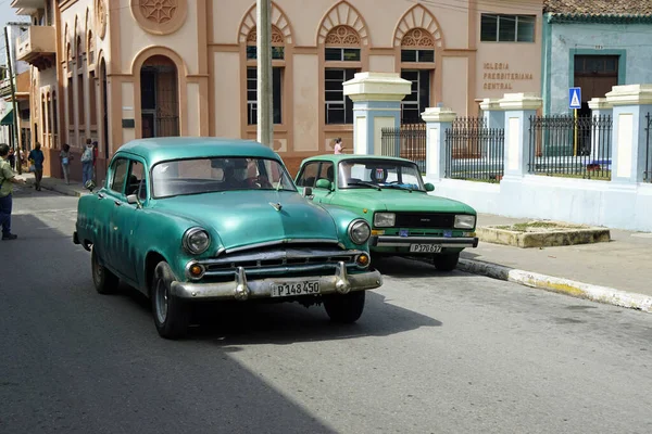 2022年5月左右 古巴马坦萨斯 街上的经典汽车 — 图库照片