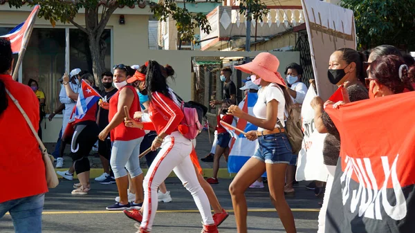 Varadero Kuba Května Místní Slaví Přehlídku Dne Práce Ulicích — Stock fotografie