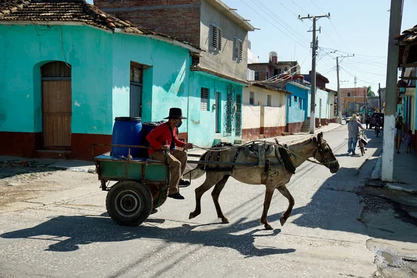 2022年5月頃キューバのカルデナス カルデナスの路上での馬車 — ストック写真