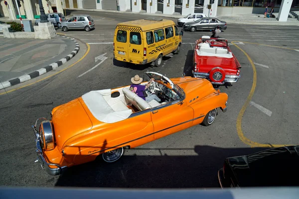 Hvana Cuba Circa April 2022 Classic Cars Havanas Central Square — Stock Photo, Image