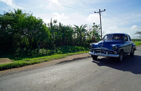 Limonar, Küba, Mayıs 2022: Küçük köydeki klasik eski araba
