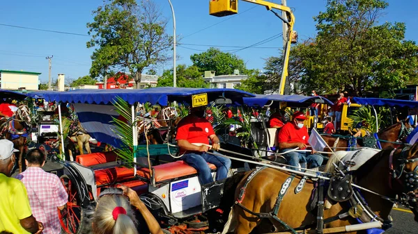 Varadero, Küba, 1 Mayıs: Yerel halk sokaklarda işçi bayramını kutluyor 