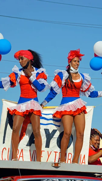 Varadero Kuba Května 2022 Pestrobarevný Karnevalový Průvod Pracovní Den Ulicích — Stock fotografie
