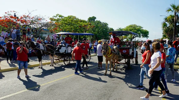 Varadero, Küba, 1 Mayıs: Yerel halk sokaklarda işçi bayramını kutluyor 