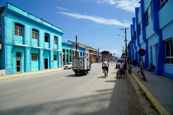 Cardenas Cuba Omkring Maj 2022 Gadelandskab Med Gamle Huse - Stock-foto