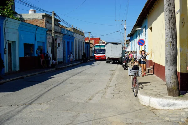 Trinidad, Küba, Mayıs 2022: Şehrin merkezindeki hareketli sokaklar