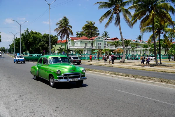 古巴哈瓦那 2022年左右 哈瓦那大街上的旧车 — 图库照片