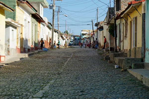 Trinidad, Küba, Mayıs 2022: Şehrin merkezindeki hareketli sokaklar