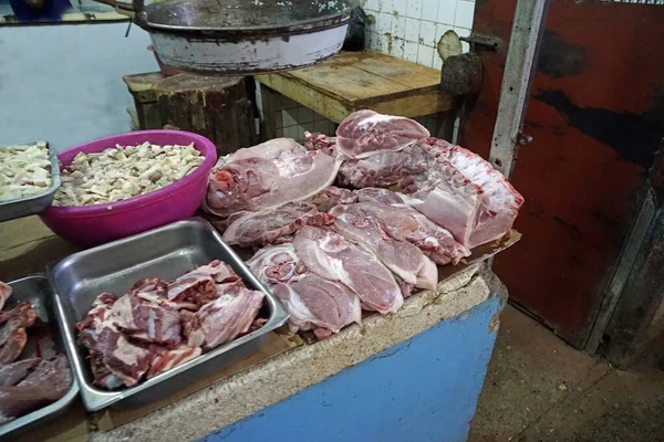 Świeże Mięso Lokalnym Rynku Republice Dominikany — Zdjęcie stockowe