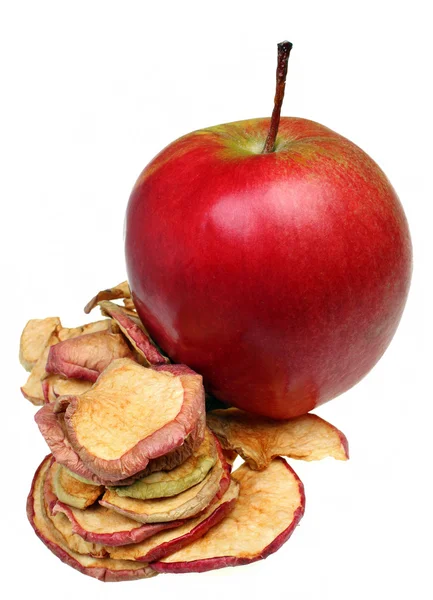 Rodajas de manzana crudas y manzanas secas — Foto de Stock