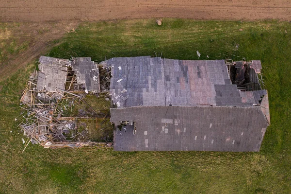 Drone Fotografia Vecchio Fienile Abbandonato Rovinato Durante Tramonto Estivo — Foto Stock