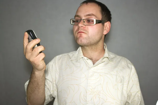 Człowiek przez telefon rozmawiać — Zdjęcie stockowe