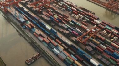 Konteynırlar ve liman, ticaret ve lojistik.