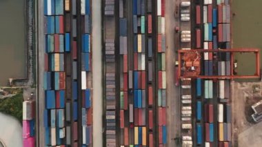 Konteynırlar ve liman, ticaret ve lojistik.