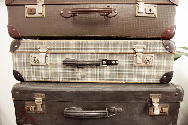 Stack of vintage suitcase luggage. Close up — Stockfoto