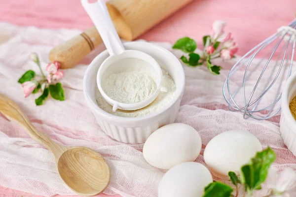 Bakery Cooking Frame Flowers Ingredients Kitchen Items Pastry Pink Background — Stock Photo, Image