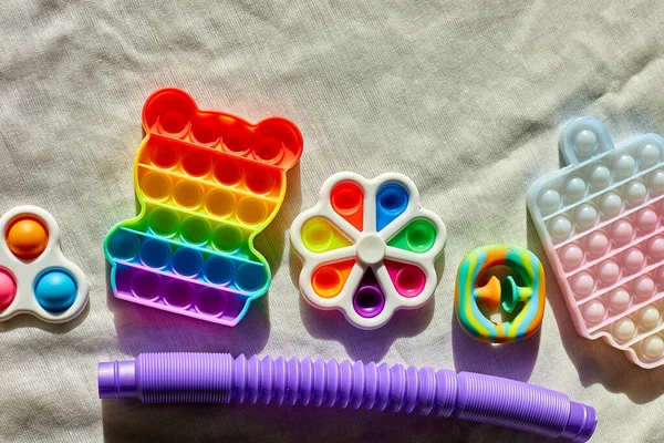  Rengarenk eğilimin üst görüntüsü farklı şekillerde baloncuk duyusal oyuncaklar, silikon oyuncaklar anti-stres patlat, basit gamze, çocuklar için yeni trend, otizm için oyuncaklar