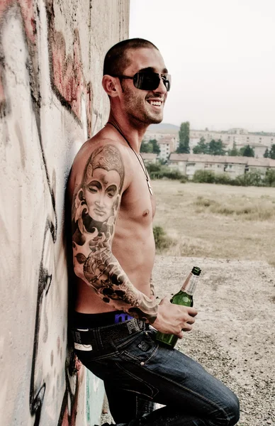 seksi erkek bira içmek