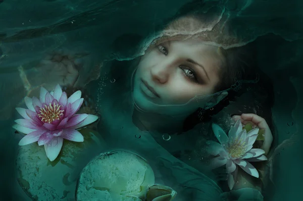 Tiefe Augen. Reinigung. schöne Frau im Wasser mit Lotusblüten Stockfoto