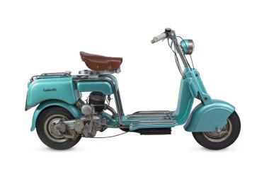 Klasik su yeşili Lambretta motosikleti - 1947 - beyaz arka planda izole edilmiş - İtalya