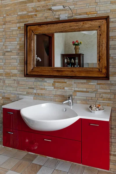 Bathroom Red Washbasin Mirror Stone Wall — Stock Photo, Image